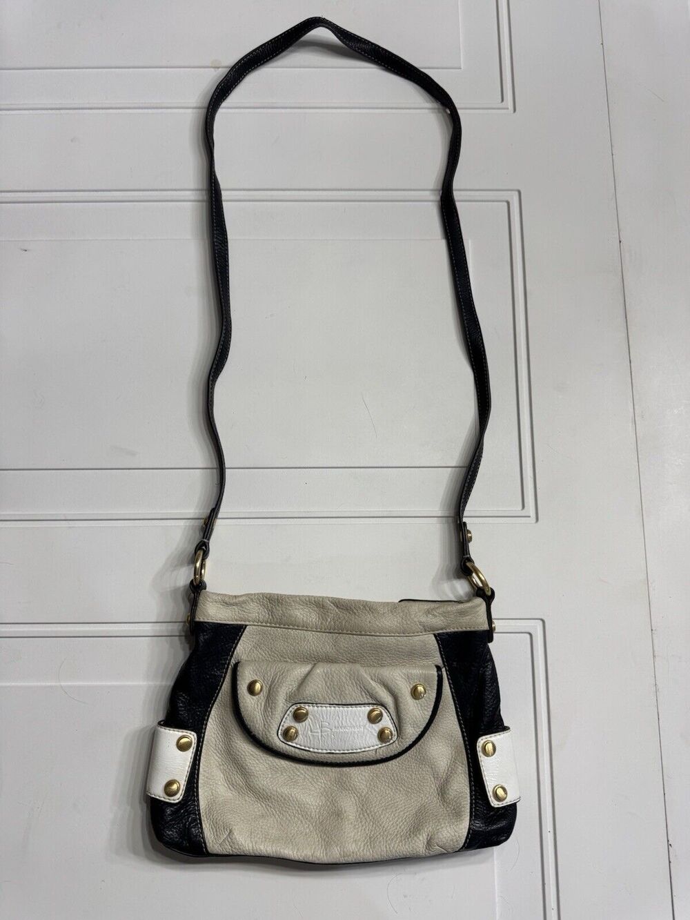 B Makowsky Handbag Med Crossbody Cream Black Leather Two Tone Colorblock Studded